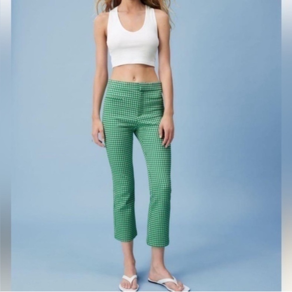 Zara Highrise Mini Flare Cropped Gingham Green and White Pants, size small